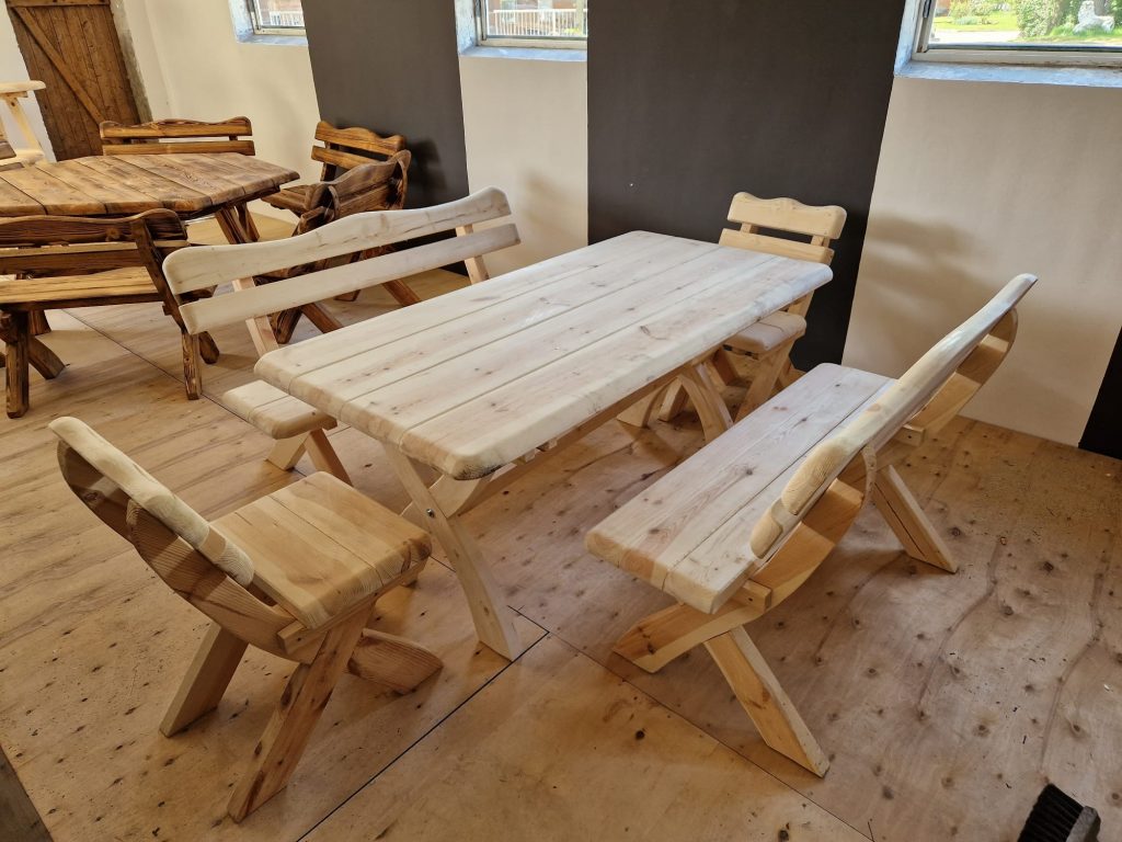 Holzgarnituren